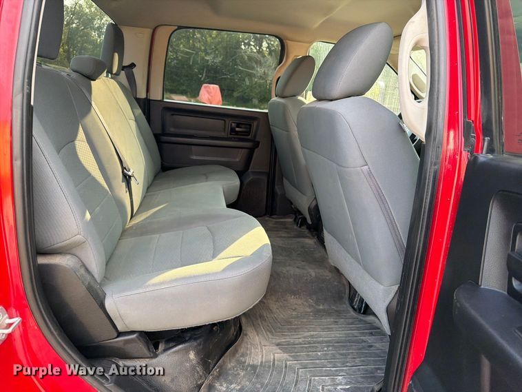 image for item DV2050 2016 RAM 2500 Heavy Duty Crew Cab pickup truck