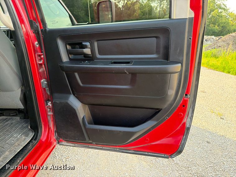 image for item DV2050 2016 RAM 2500 Heavy Duty Crew Cab pickup truck