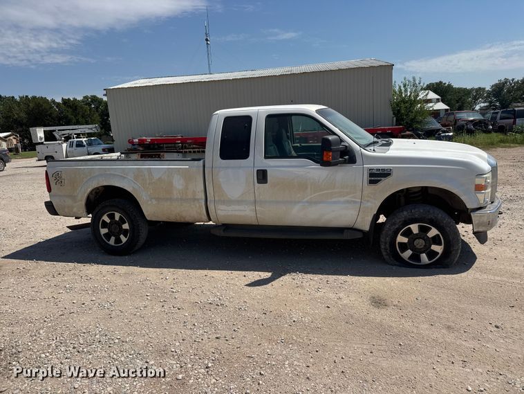 image for item DW6769 2008 Ford F350 Super Duty Ext. Cab pickup truck