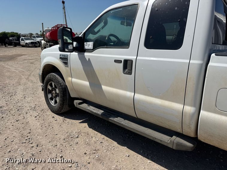 image for item DW6769 2008 Ford F350 Super Duty Ext. Cab pickup truck