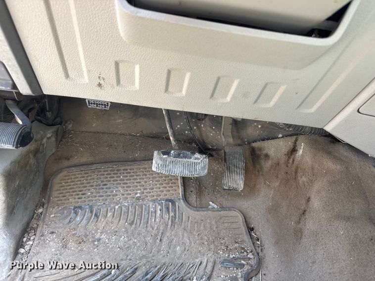 image for item DW6769 2008 Ford F350 Super Duty Ext. Cab pickup truck