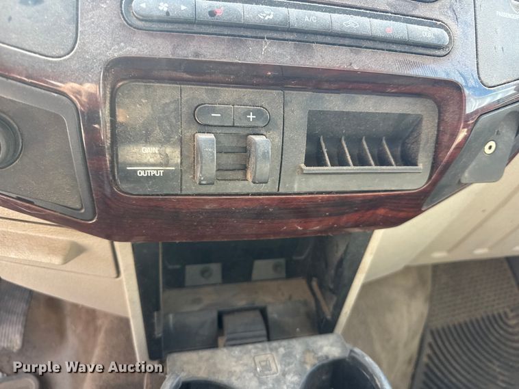 image for item DW6769 2008 Ford F350 Super Duty Ext. Cab pickup truck