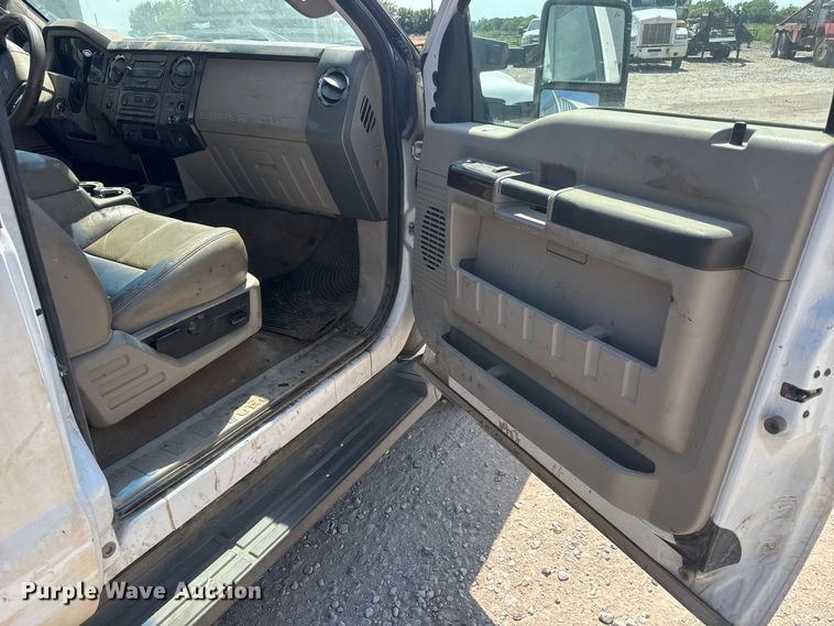 image for item DW6769 2008 Ford F350 Super Duty Ext. Cab pickup truck