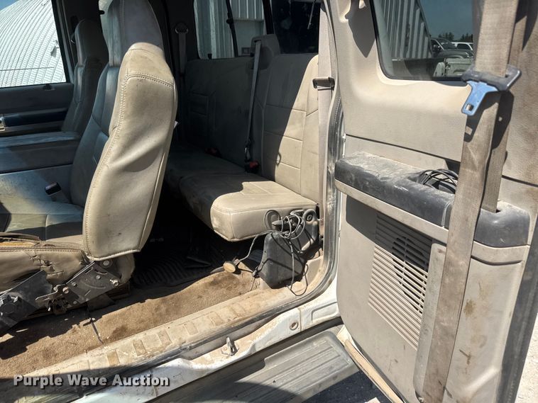 image for item DW6769 2008 Ford F350 Super Duty Ext. Cab pickup truck
