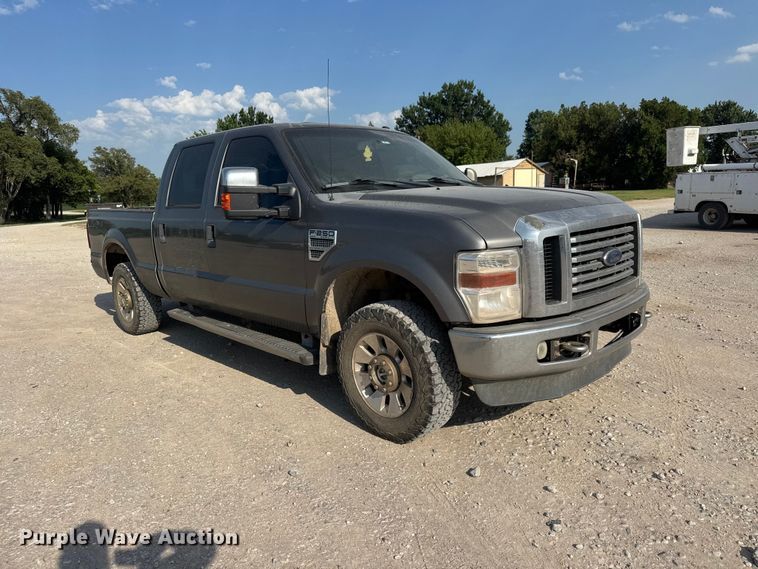 image for item DW6770 2009 Ford F250 Super Duty Crew Cab pickup truck