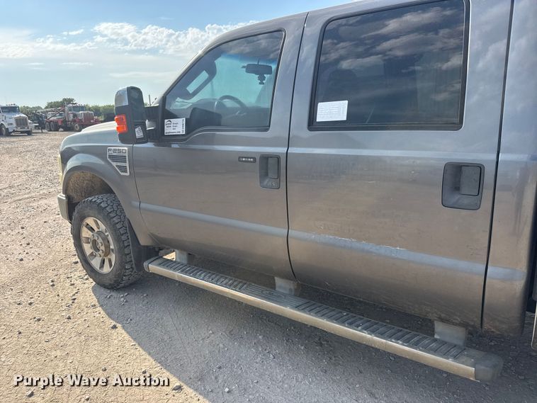 image for item DW6770 2009 Ford F250 Super Duty Crew Cab pickup truck