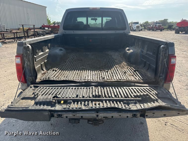 image for item DW6770 2009 Ford F250 Super Duty Crew Cab pickup truck