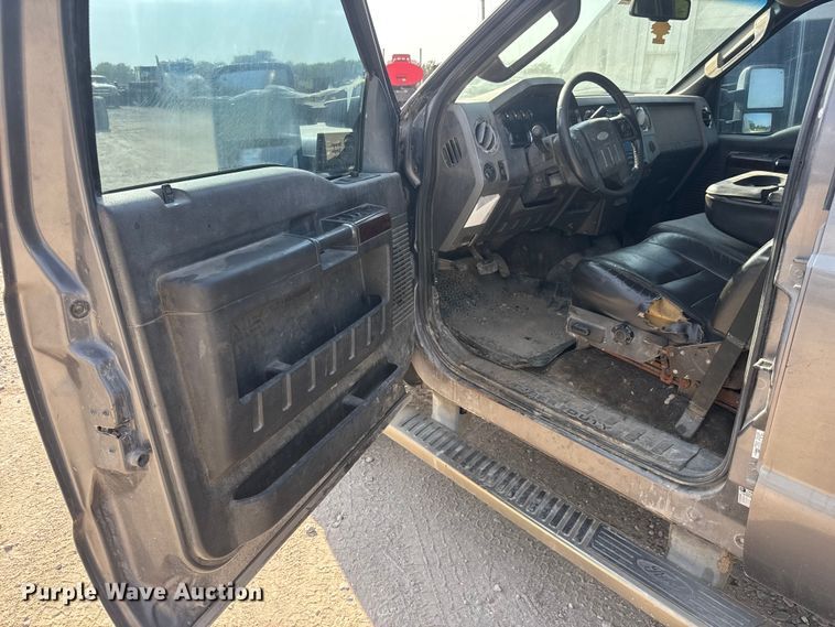 image for item DW6770 2009 Ford F250 Super Duty Crew Cab pickup truck
