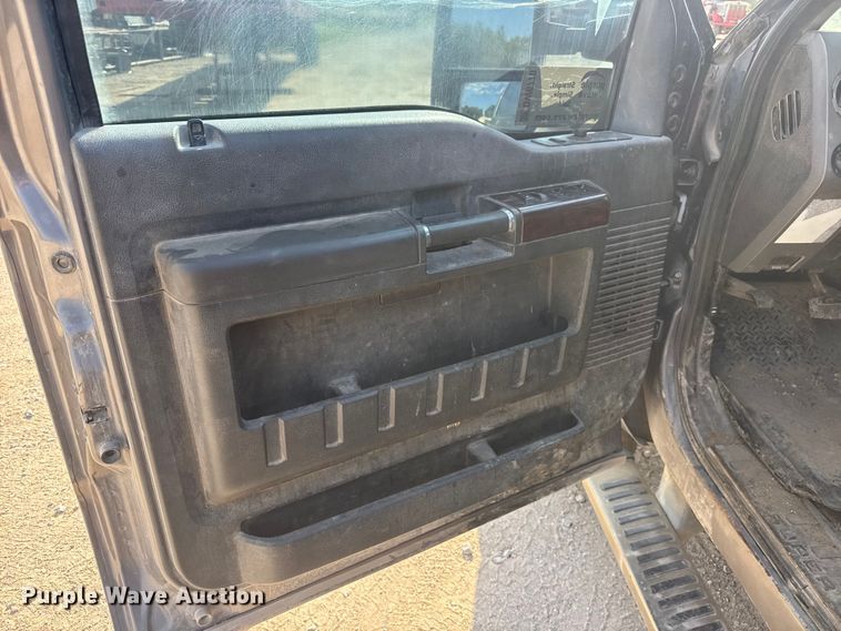 image for item DW6770 2009 Ford F250 Super Duty Crew Cab pickup truck