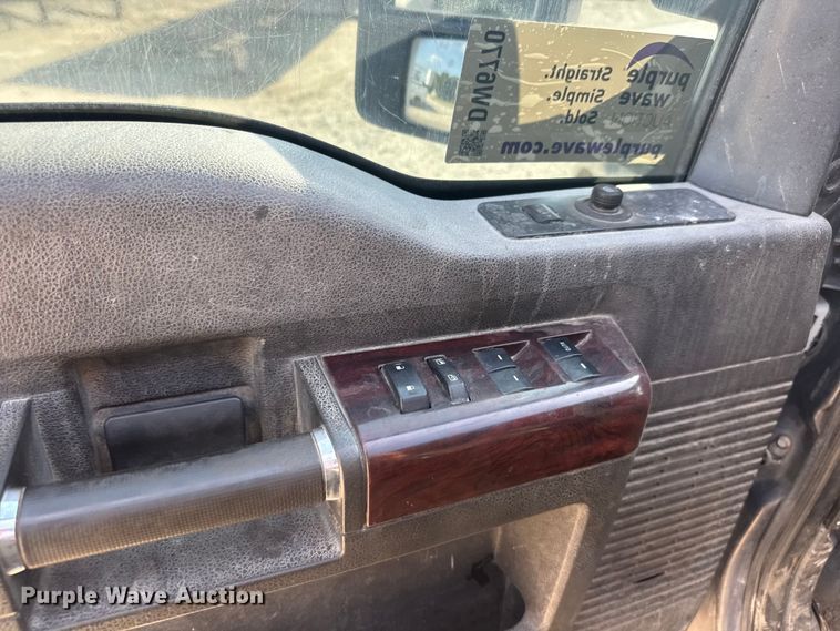 image for item DW6770 2009 Ford F250 Super Duty Crew Cab pickup truck