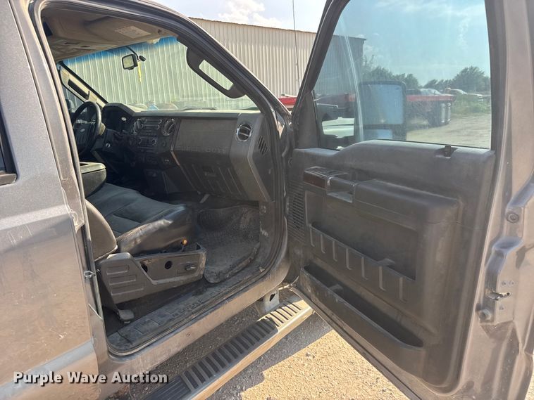 image for item DW6770 2009 Ford F250 Super Duty Crew Cab pickup truck