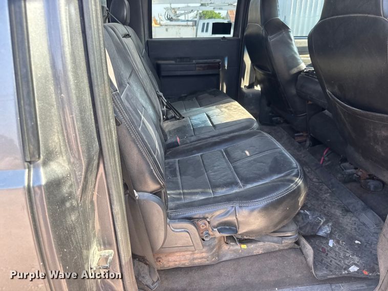 image for item DW6770 2009 Ford F250 Super Duty Crew Cab pickup truck