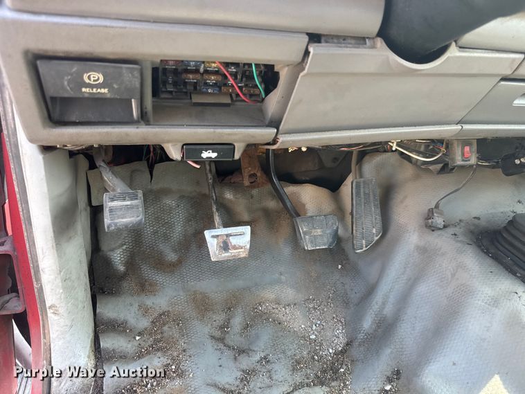 image for item DW6772 1994 Chevrolet C3500HD utility bed pickup truck