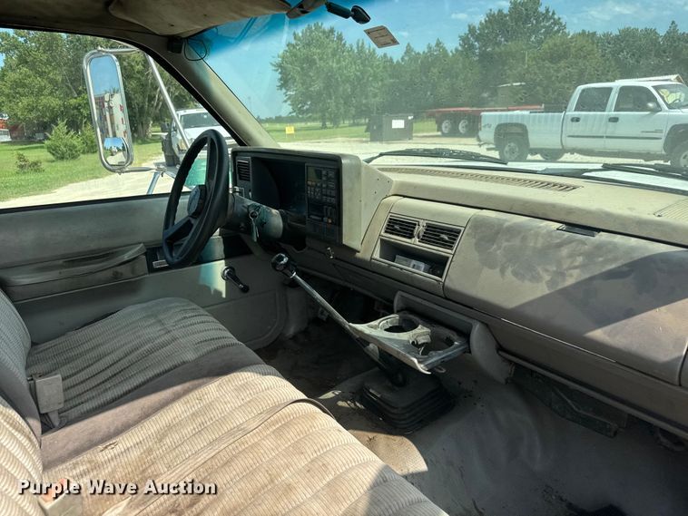image for item DW6772 1994 Chevrolet C3500HD utility bed pickup truck