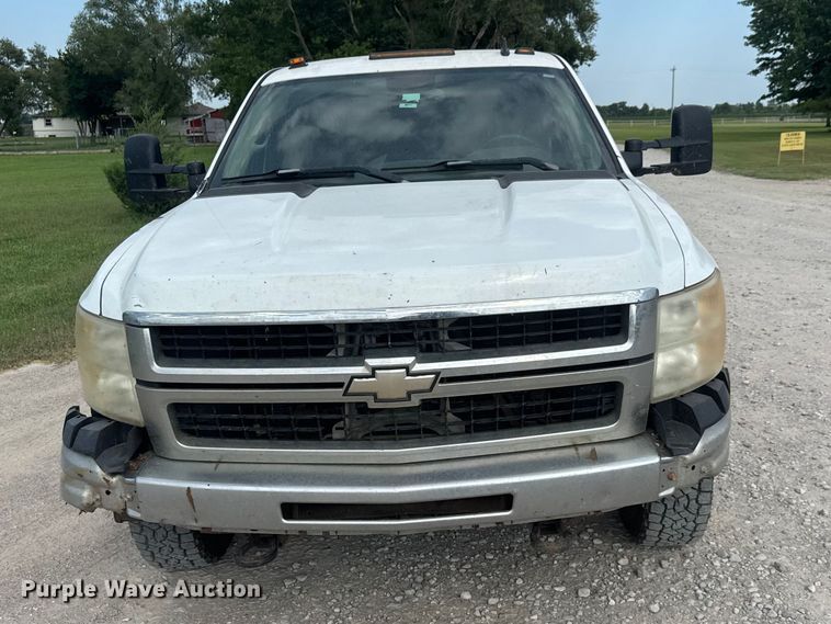 image for item DW6777 2008 Chevrolet Silverado 3500HD Ext. Cab flatbed pickup truck