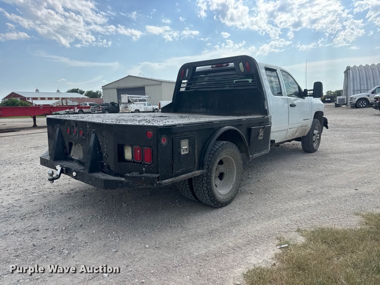 image for item DW6777 2008 Chevrolet Silverado 3500HD Ext. Cab flatbed pickup truck