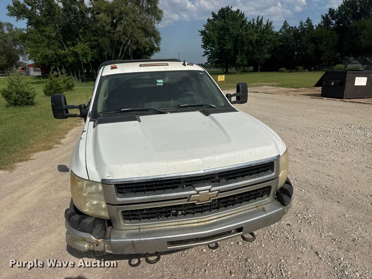 image for item DW6777 2008 Chevrolet Silverado 3500HD Ext. Cab flatbed pickup truck
