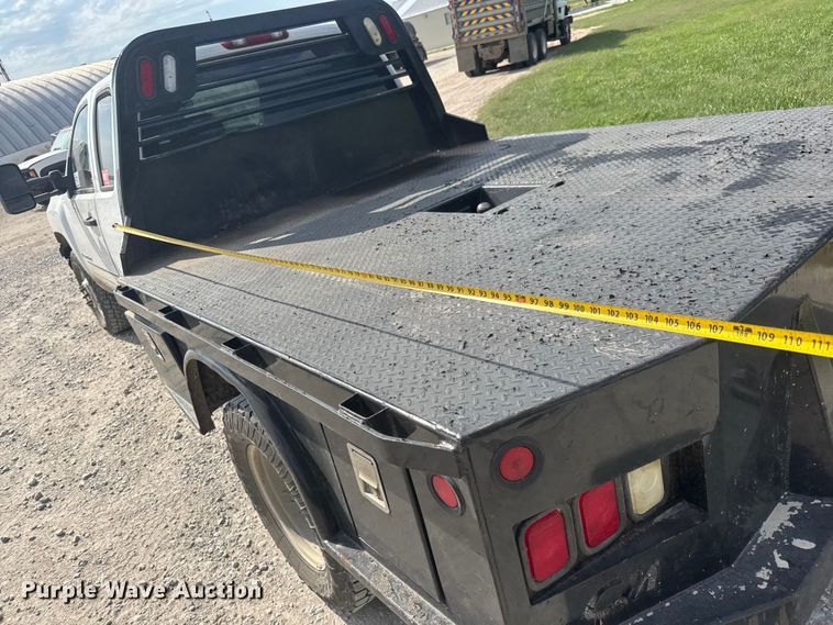 image for item DW6777 2008 Chevrolet Silverado 3500HD Ext. Cab flatbed pickup truck