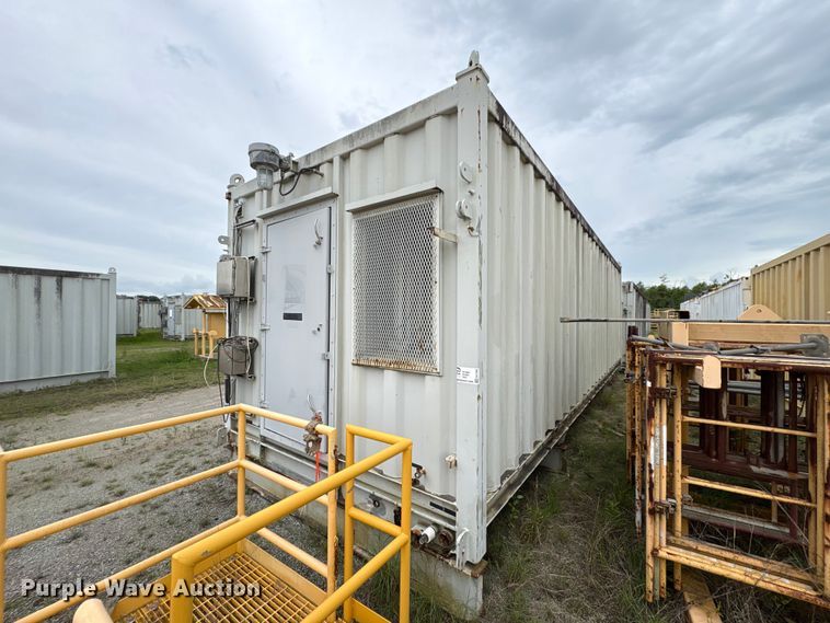 image for item EA7309 Skid mounted bunk house