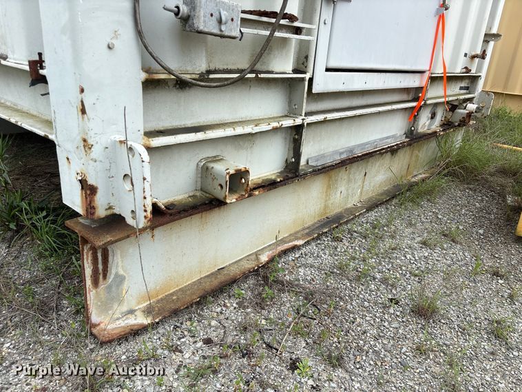 image for item EA7309 Skid mounted bunk house