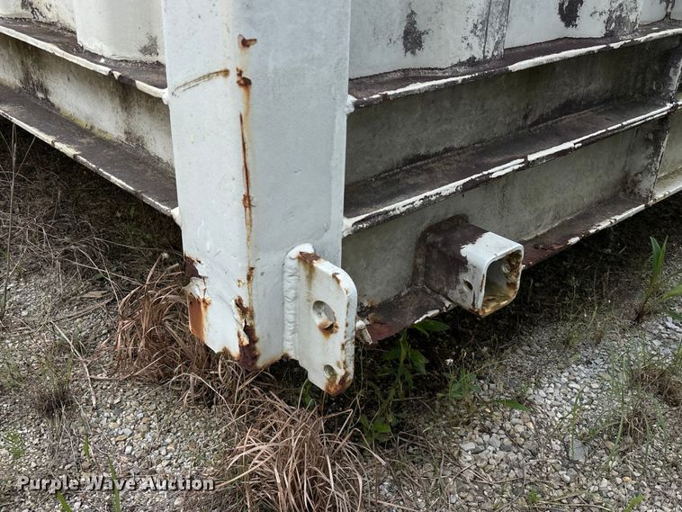 image for item EA7309 Skid mounted bunk house