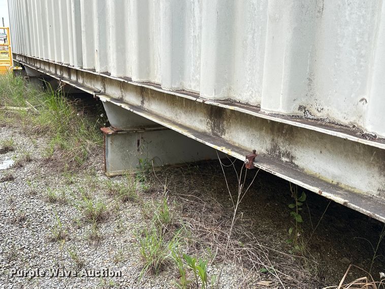image for item EA7309 Skid mounted bunk house