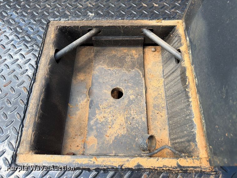 image for item ED5359 2011 Ford F150 Ext. Cab flatbed pickup truck