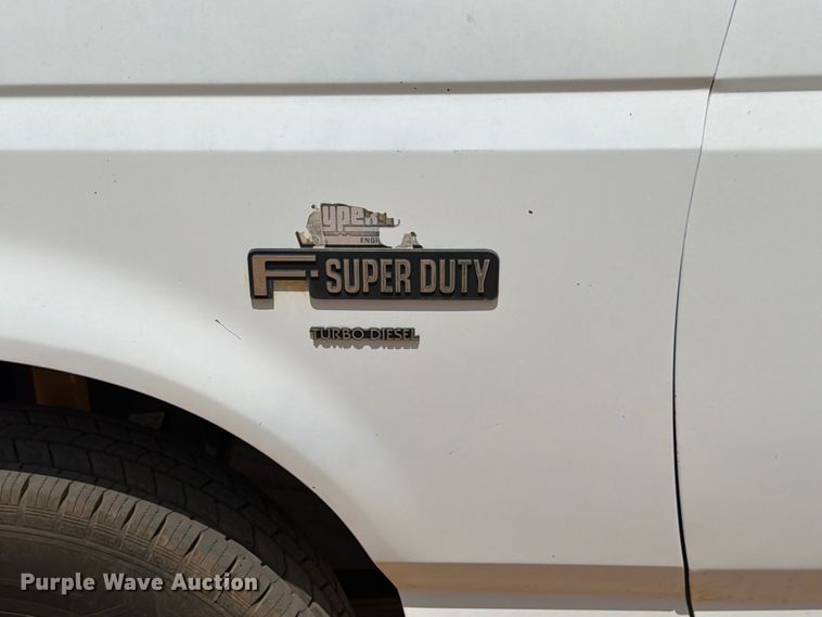 image for item ED5362 1993 Ford F450 Super Duty flatbed truck