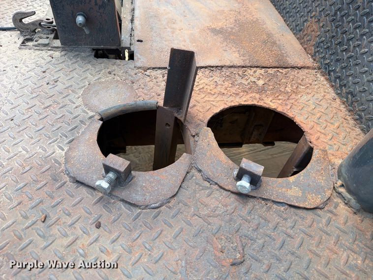 image for item ED5362 1993 Ford F450 Super Duty flatbed truck