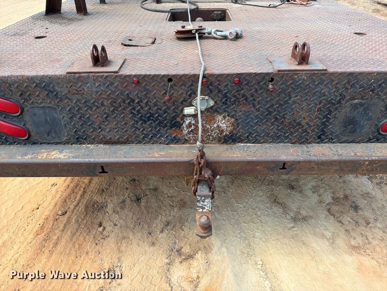 image for item ED5362 1993 Ford F450 Super Duty flatbed truck
