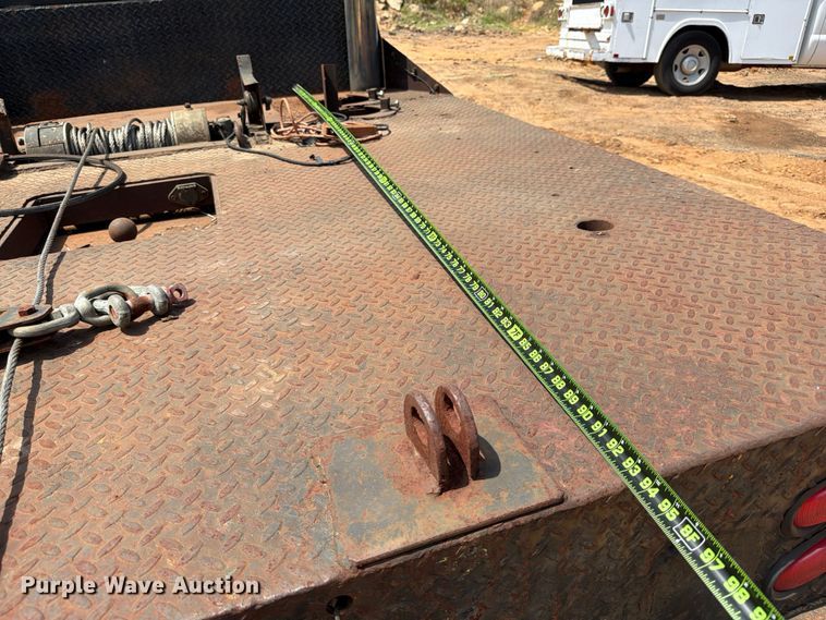 image for item ED5362 1993 Ford F450 Super Duty flatbed truck