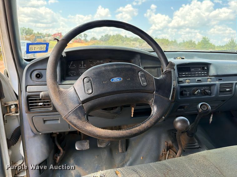 image for item ED5362 1993 Ford F450 Super Duty flatbed truck