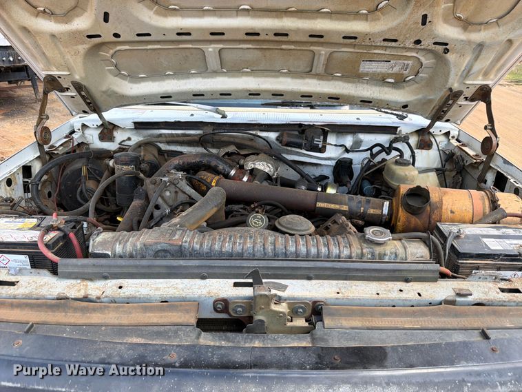 image for item ED5362 1993 Ford F450 Super Duty flatbed truck