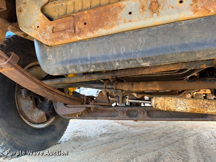 image for item ED5362 1993 Ford F450 Super Duty flatbed truck