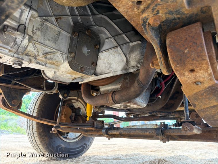 image for item ED5362 1993 Ford F450 Super Duty flatbed truck