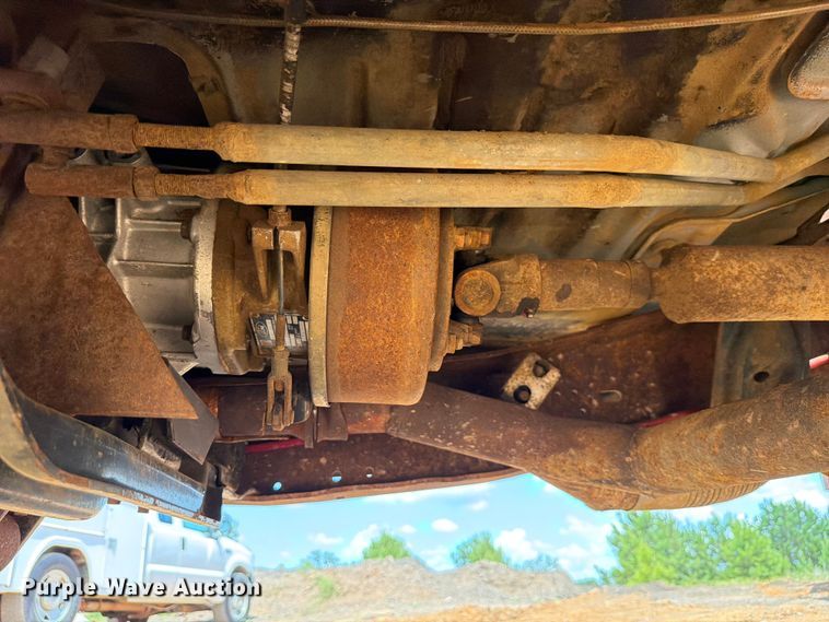 image for item ED5362 1993 Ford F450 Super Duty flatbed truck