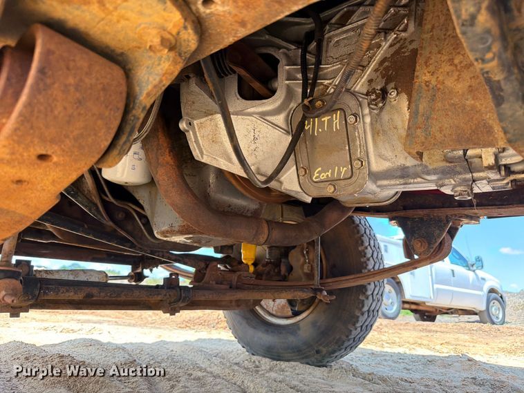 image for item ED5362 1993 Ford F450 Super Duty flatbed truck