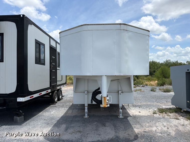 image for item ED5374 2027 De Lucio Usa enclosed cargo trailer