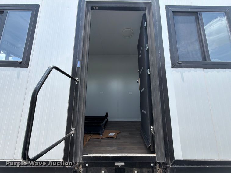 image for item ED5375 2027 De Lucio Usa mobile office trailer