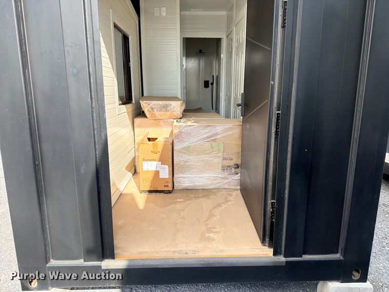 image for item ED5379 2026 Madbox Manarola mobile office