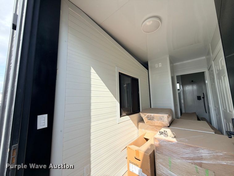 image for item ED5379 2026 Madbox Manarola mobile office