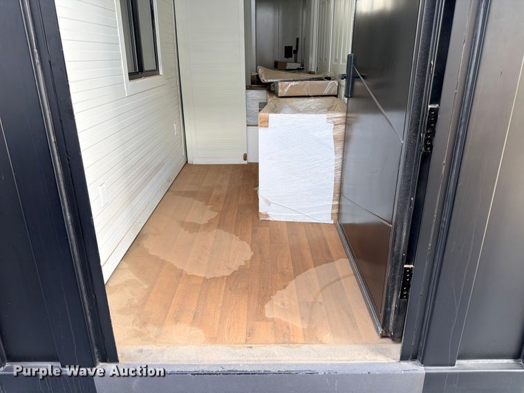image for item ED5380 2026 Madbox Manarola mobile office