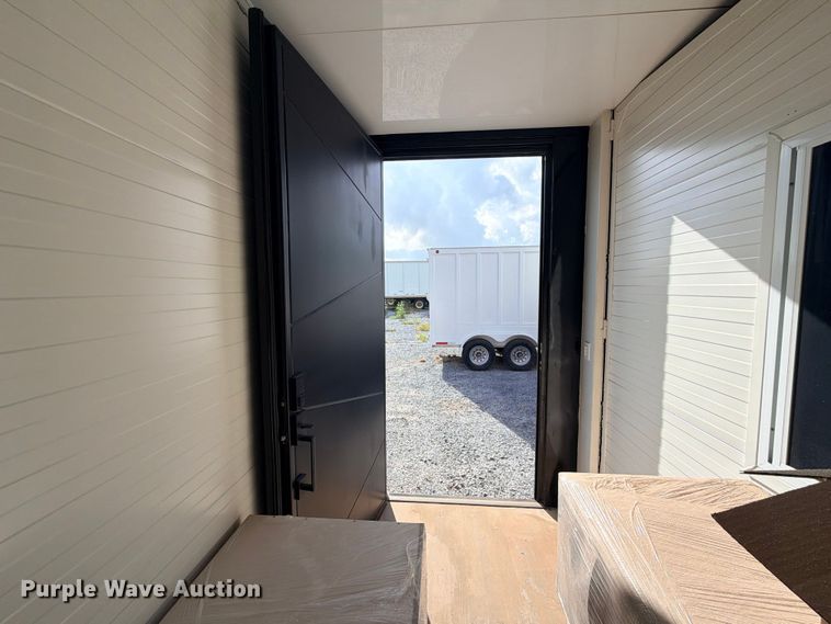 image for item ED5381 2026 Madbox Manarola mobile office