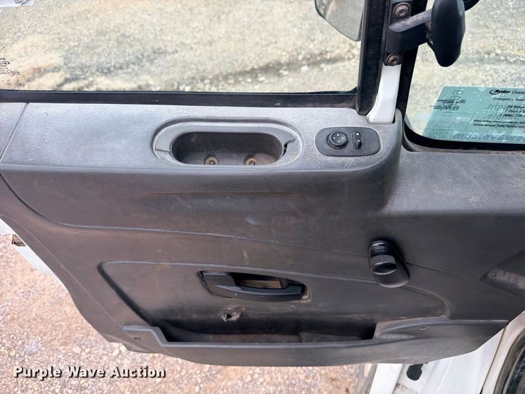 image for item ED5399 2013 International TranStar 8600 semi truck
