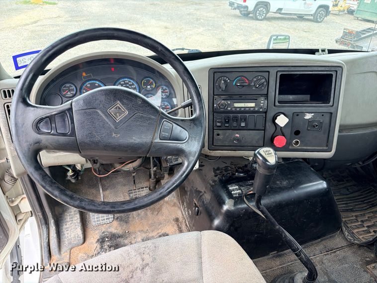 image for item ED5399 2013 International TranStar 8600 semi truck
