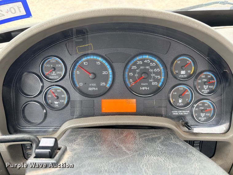 image for item ED5399 2013 International TranStar 8600 semi truck