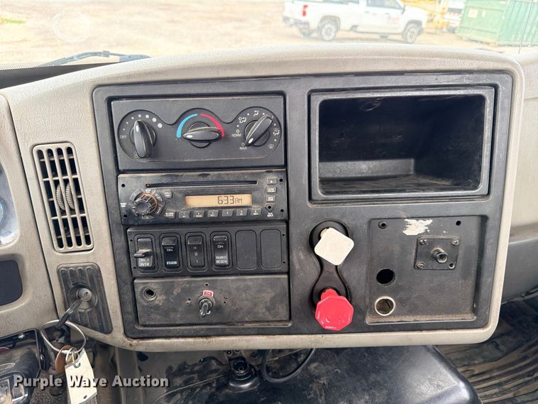 image for item ED5399 2013 International TranStar 8600 semi truck
