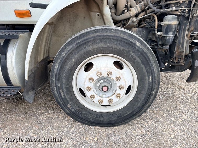 image for item ED5399 2013 International TranStar 8600 semi truck