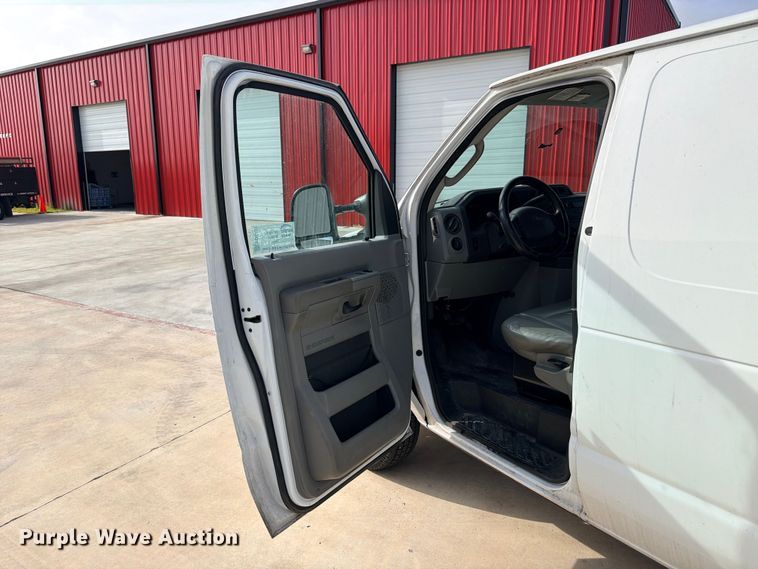 image for item ED5401 2014 Ford E150 van