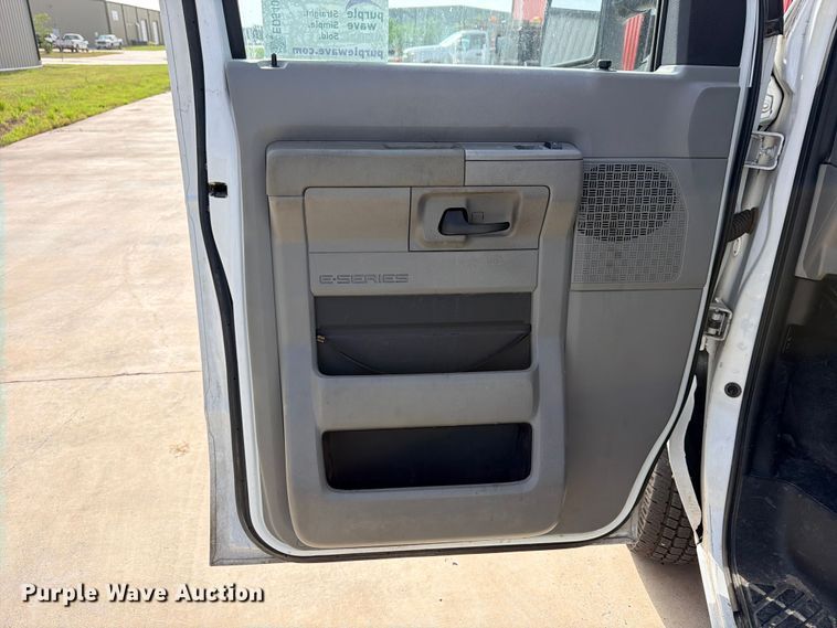 image for item ED5401 2014 Ford E150 van